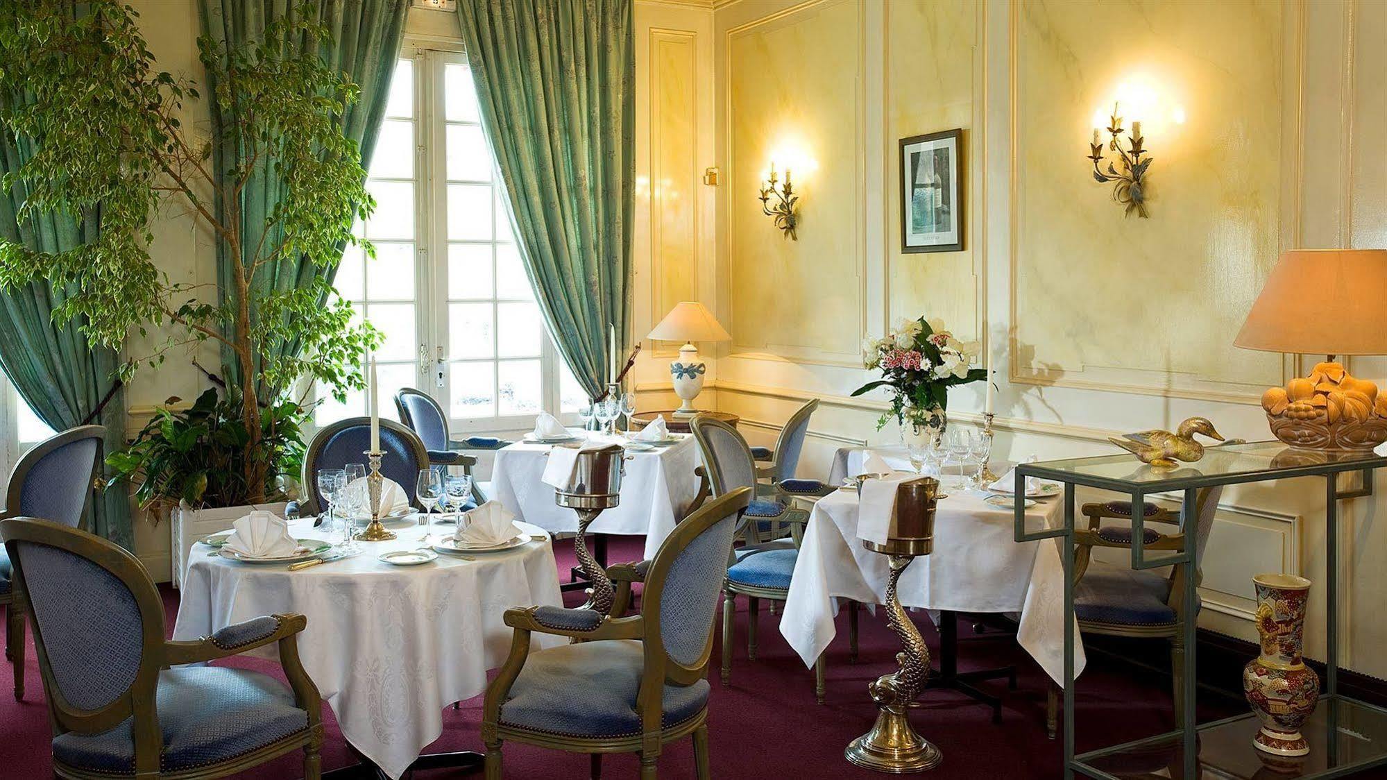 Mercure Moulins Centre Hotel De Paris Bagian luar foto